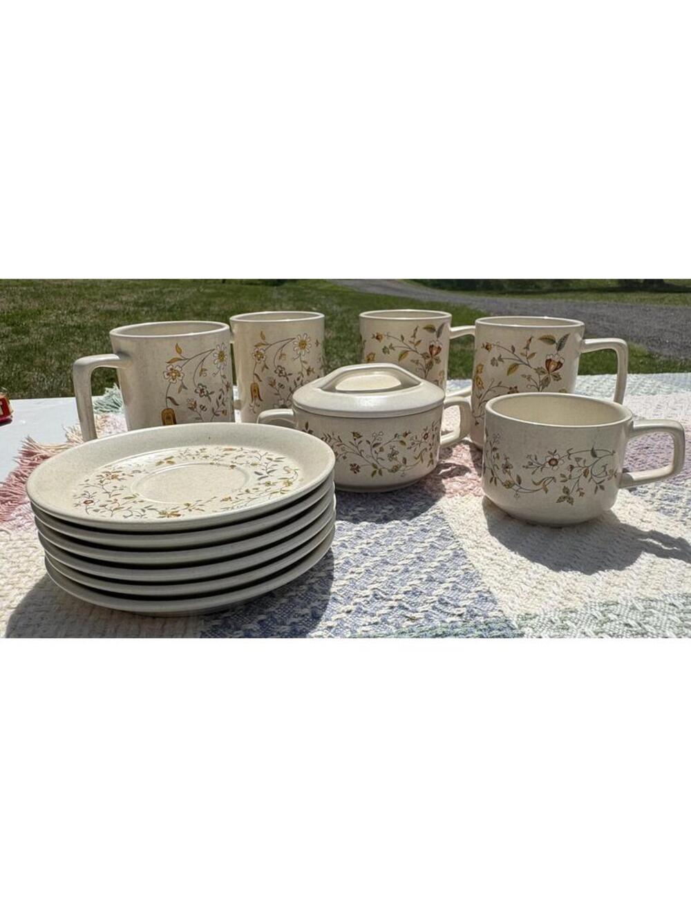 Vintage Temper Wear by Lorex Floral Ceramic Dinnerware Set 12 pc set